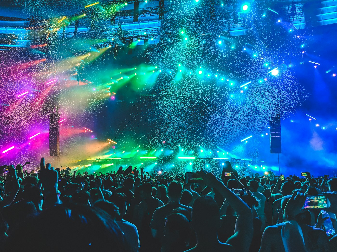 Confetti drop, main room